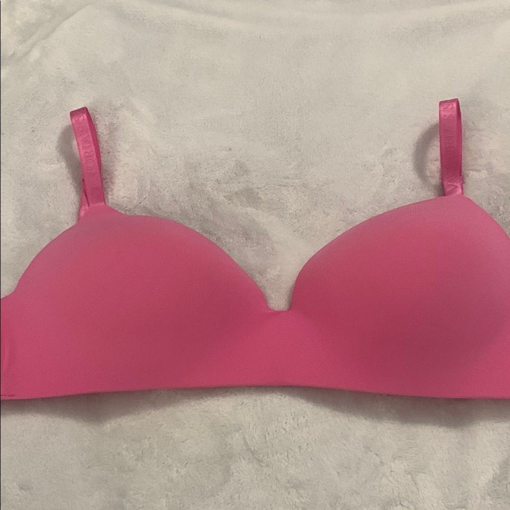 Victorias Secret Bra
34DDD